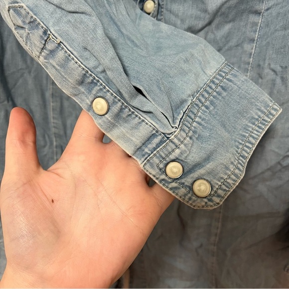 Lane Bryant Light Wash Denim Button Down 14/16 - Picture 3 of 5